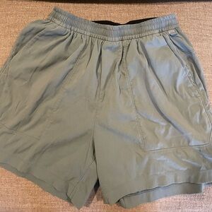 Lululemon light blue/grey bowline short 5”